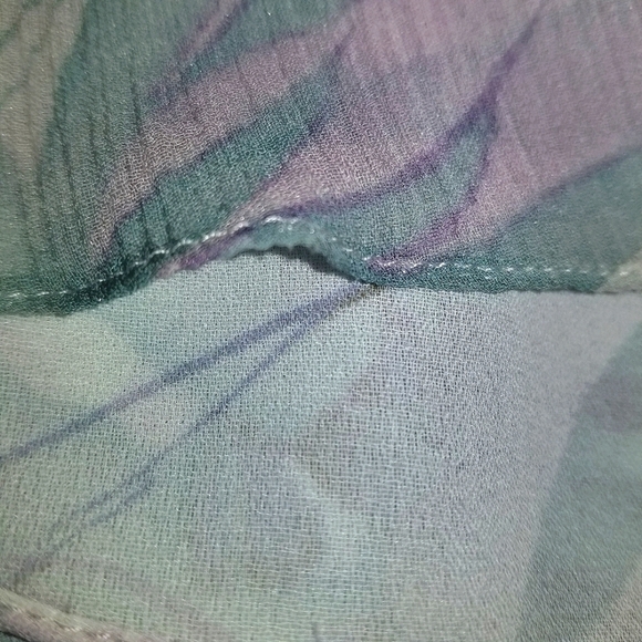 Linda Allard for Ellen Tracy silk flloral top - Picture 13 of 13